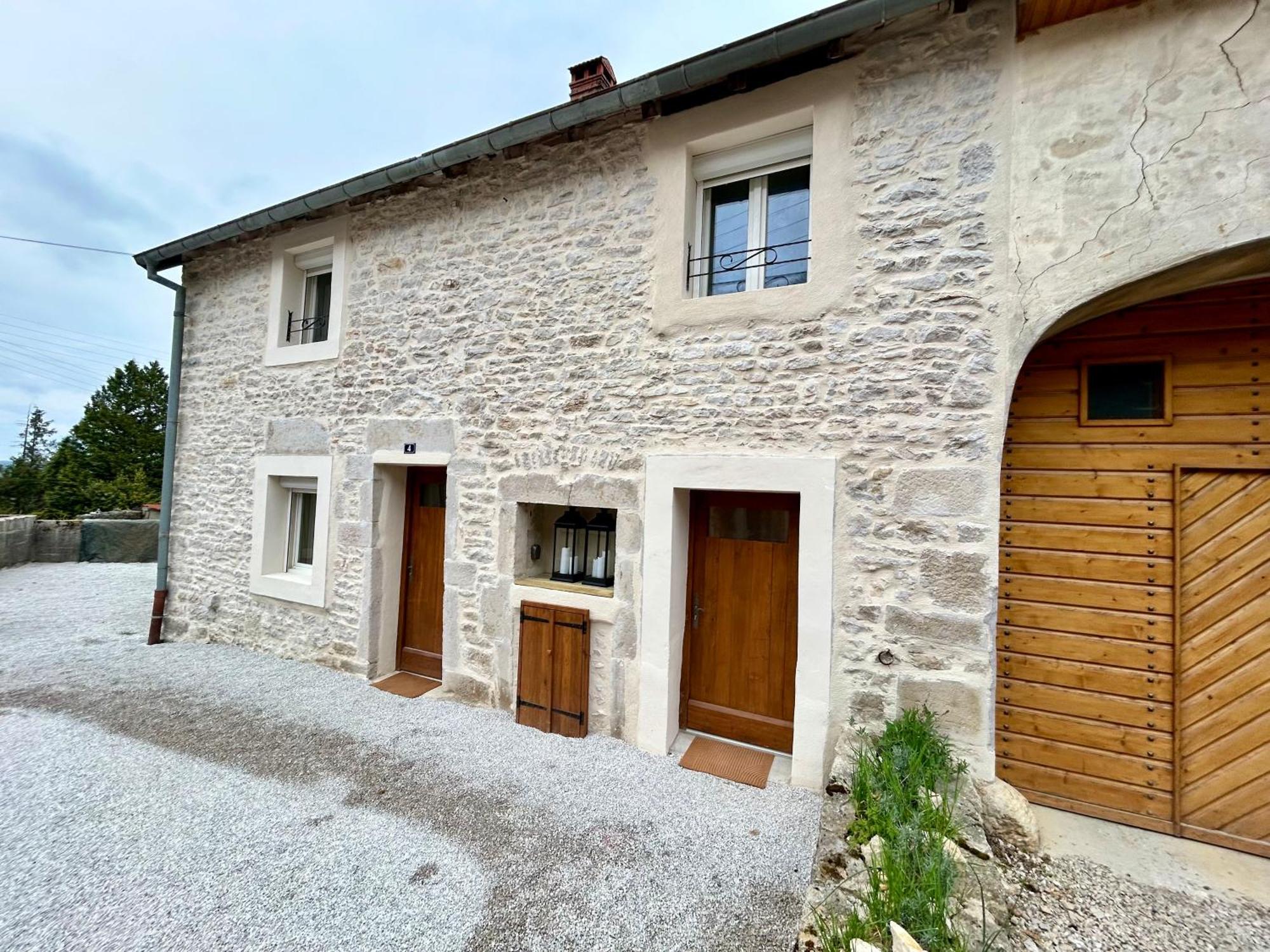 Un Cocon En Plein Coeur Du Jura Villa Chatillon  ภายนอก รูปภาพ
